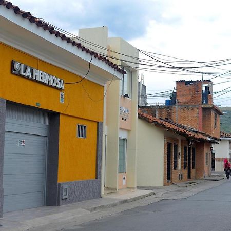 La Hermosa Hotel Buga Exterior foto